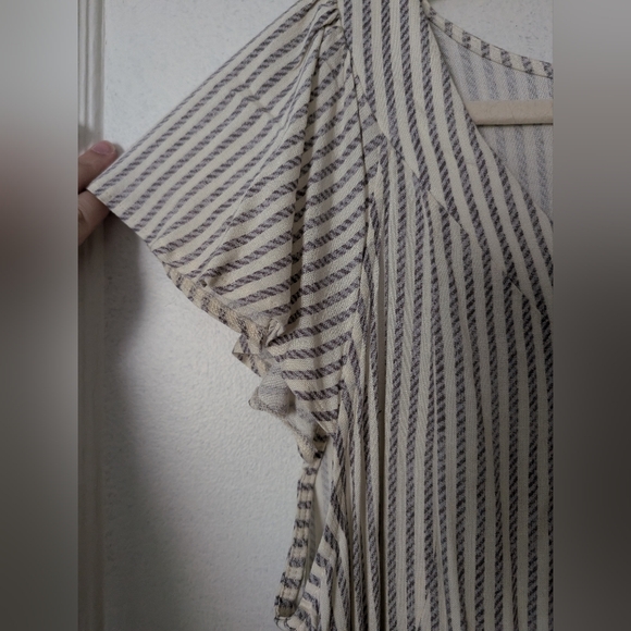 LuLaRoe Chaylin Ruffle Sleeve Dress Striped Size XL - Picture 2 of 7